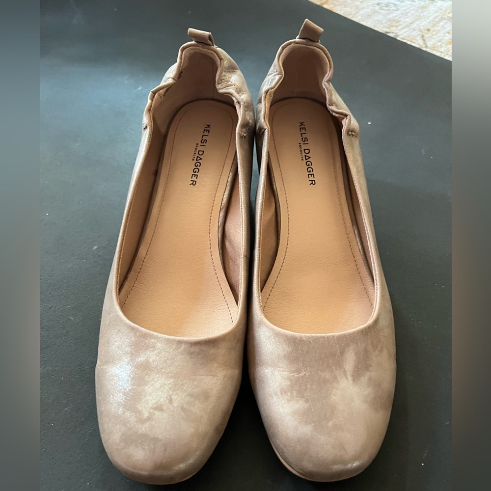 Kelsi Dagger Champagne Lott Block Heel Pumps Size 9.5